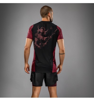 VENUM POLERA ASSASSIN'S CREED - NEGRA